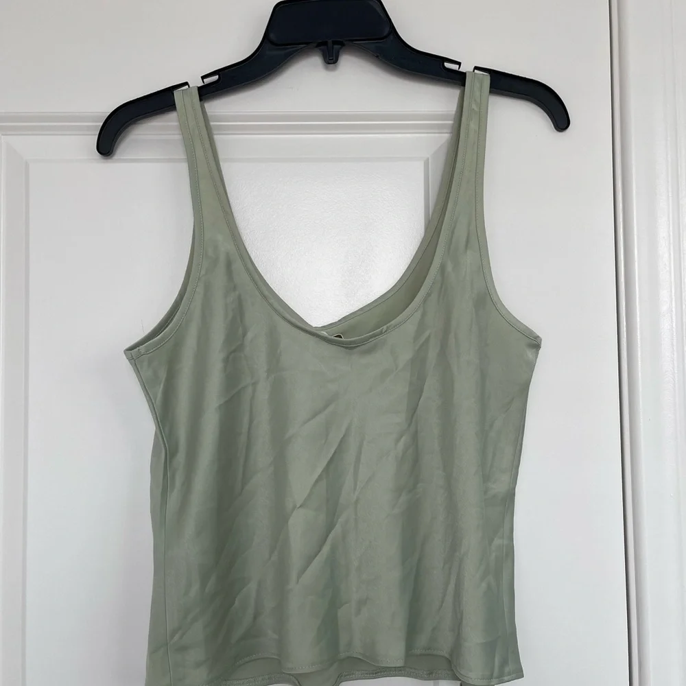 New with tags Abercrombie Green Women's Tank Top - Picture 4 of 4